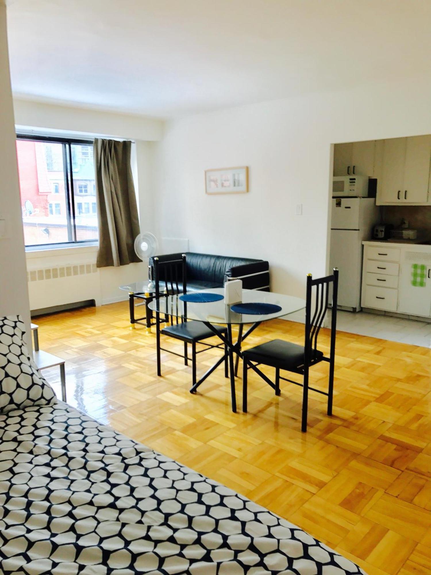 Stylish Montreal Apartment Comfortable Stay In The Golden Square Mile Exterior photo