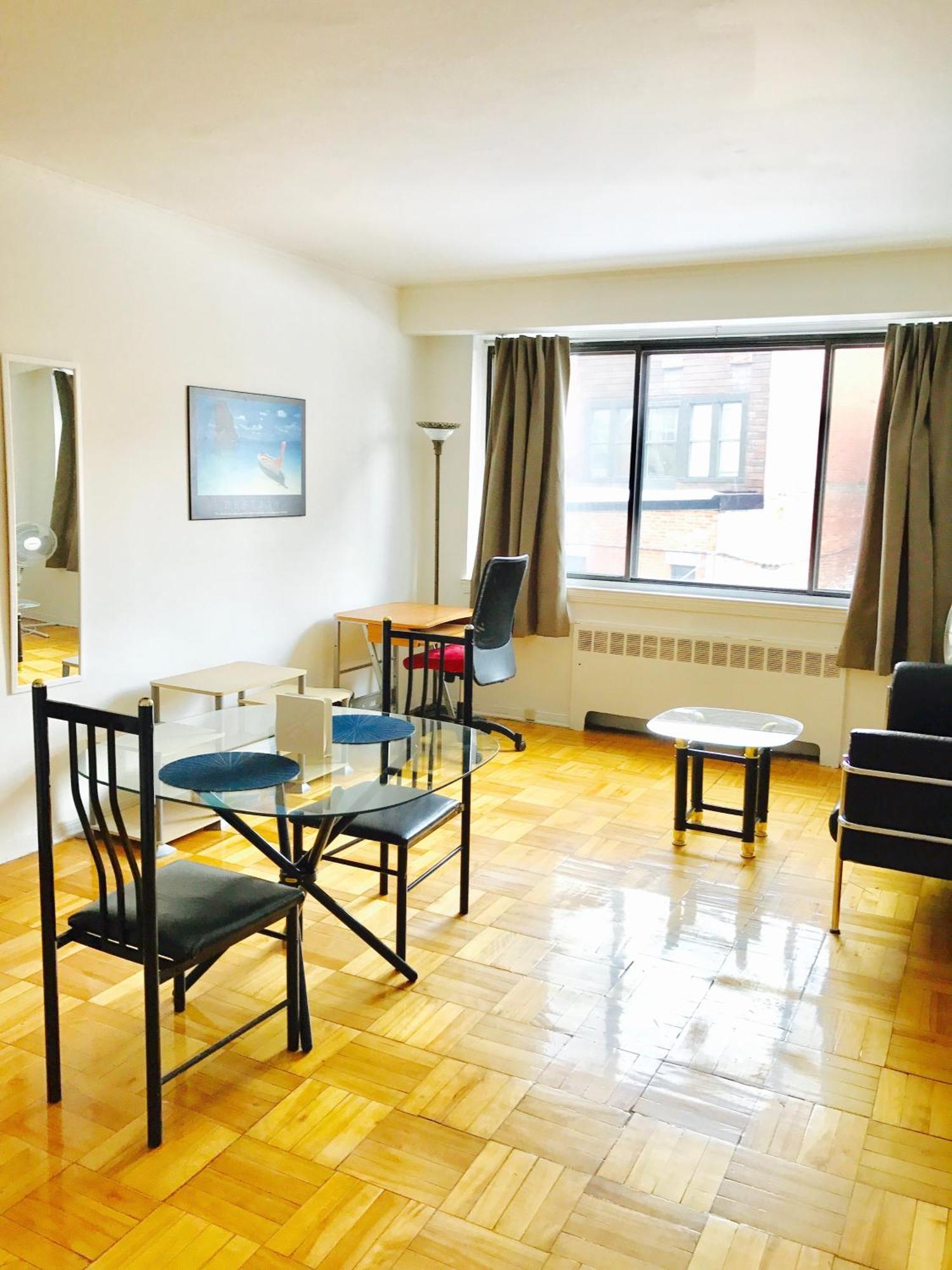 Stylish Montreal Apartment Comfortable Stay In The Golden Square Mile Exterior photo